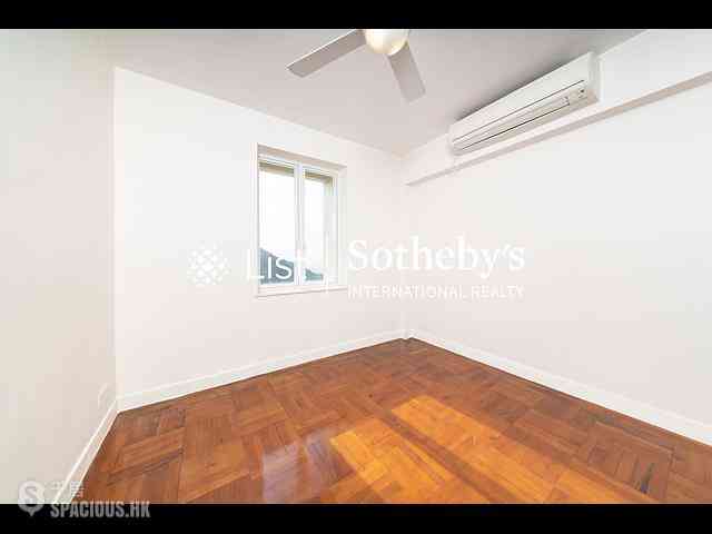 Chung Hom Kok - Villa Piubello 09
