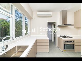 Chung Hom Kok - Villa Piubello 10