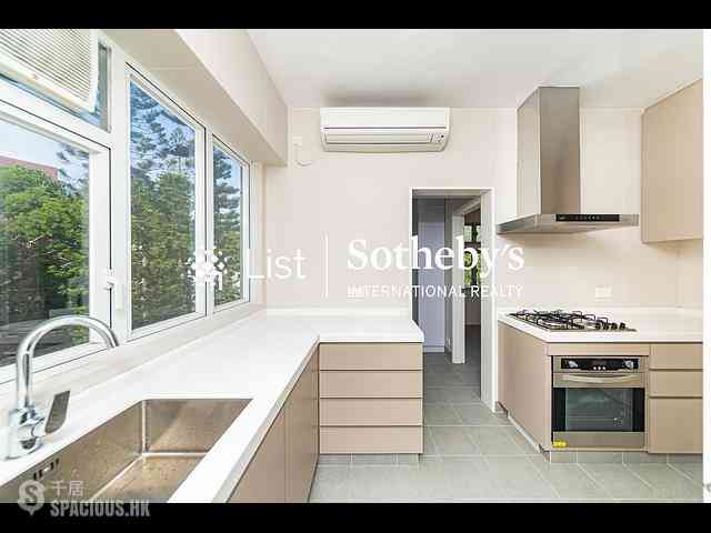 Chung Hom Kok - Villa Piubello 10