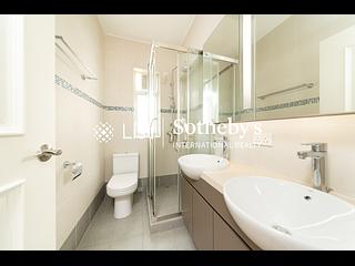 Chung Hom Kok - Villa Piubello 12