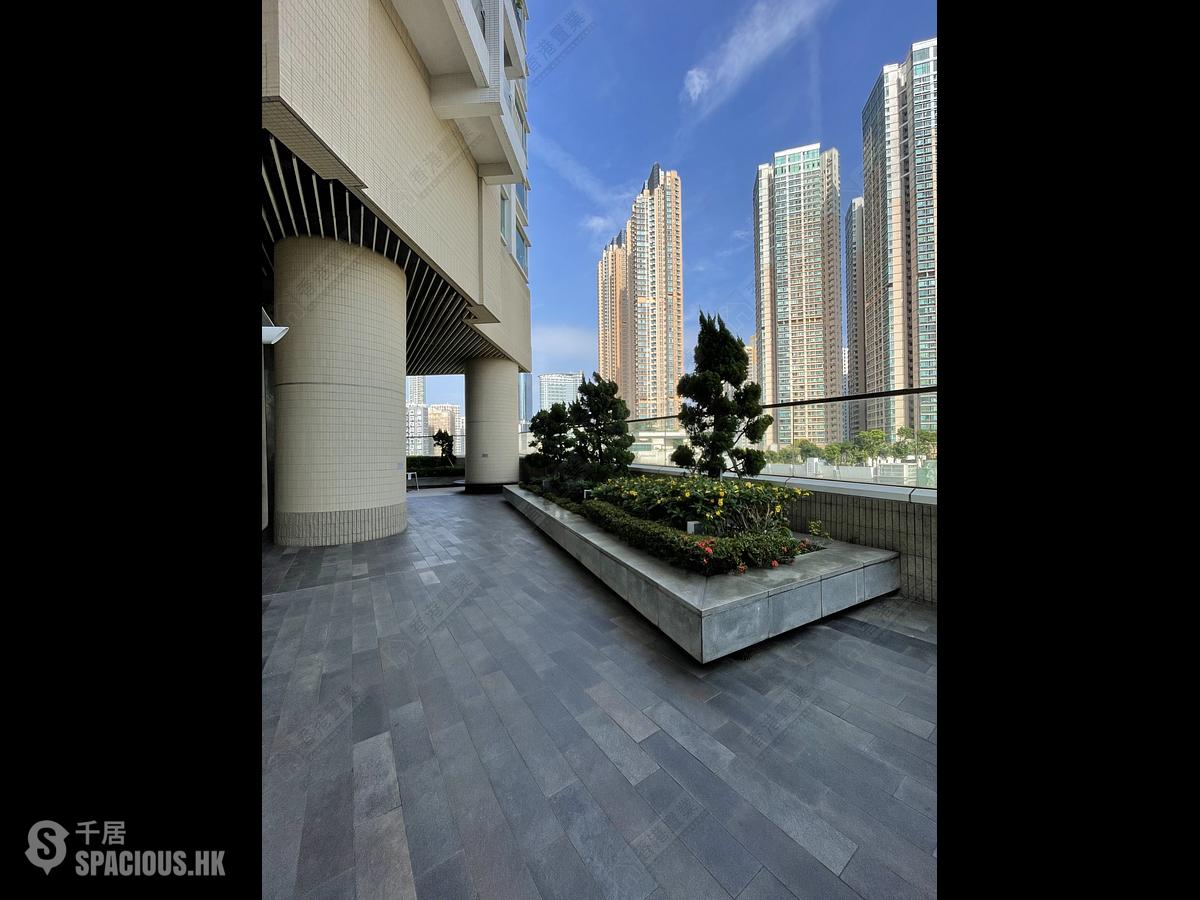 Tai Kok Tsui - Florient Rise 01
