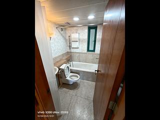 Kennedy Town - University Heights Block 1 07