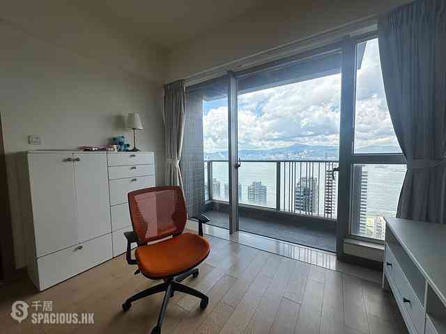 Sai Ying Pun - Island Crest Block 2 01