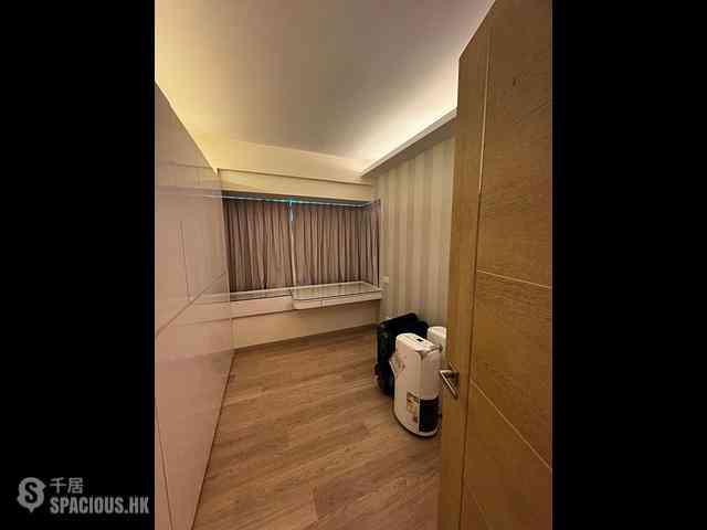 West Kowloon - The Waterfront Phase 2 Block 6 04