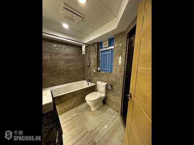 West Kowloon - The Waterfront Phase 2 Block 6 08