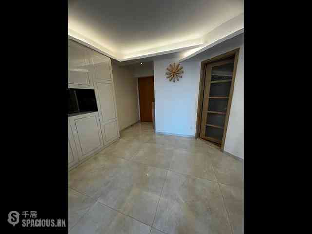 West Kowloon - The Waterfront Phase 2 Block 6 11
