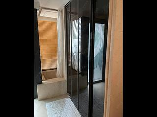 Mid Levels Central - Gramercy 03