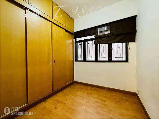 Wan Chai - Man Tung Building 04