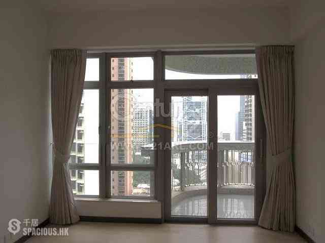 Mid Levels Central - Eva Court 06
