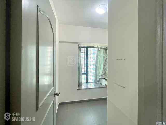 Tseung Kwan O - The Metro City Phase 2 Block 11 04
