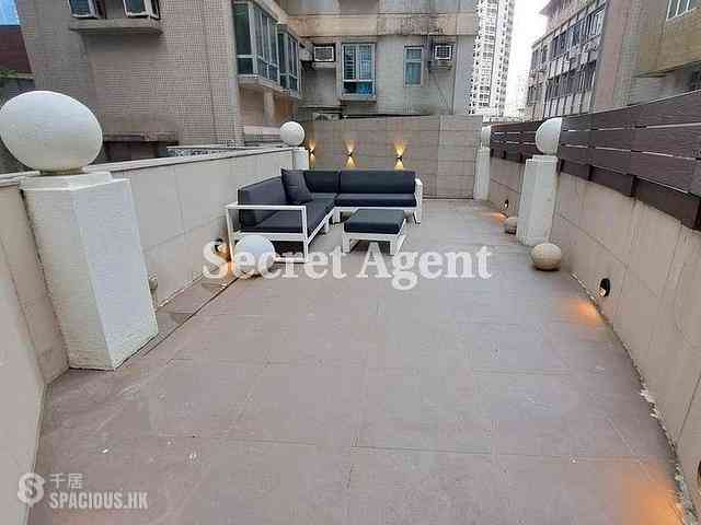 Mid Levels Central - Windsor Court 01
