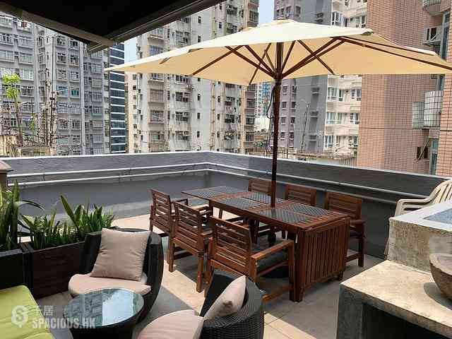 Sai Ying Pun - 8-10, Water Street 01