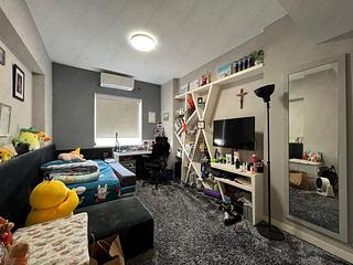 Pok Fu Lam - Baguio Villa Block 27 07