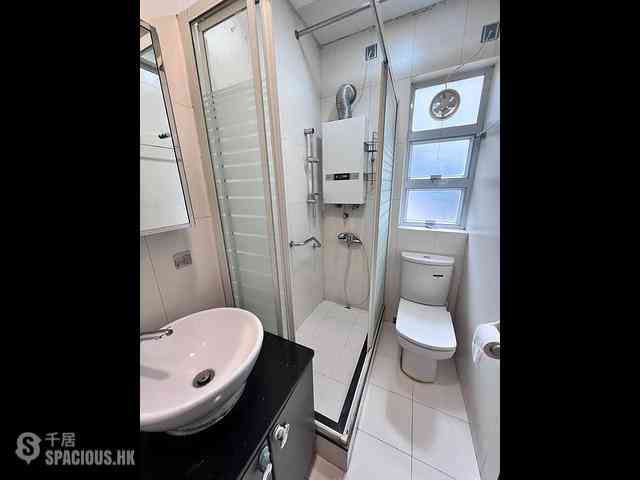 Wan Chai - King Sing House 10