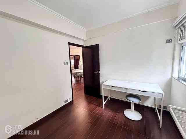 Wan Chai - King Sing House 08
