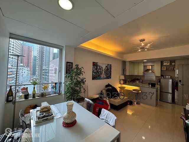 Wan Chai - Hip Sang Building 09