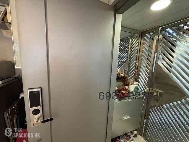 Wan Chai - Hip Sang Building 12