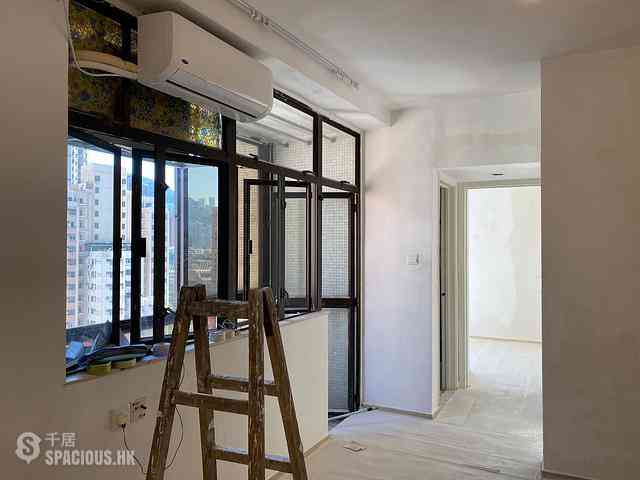 Tai Hang - Dragon Centre Block 2 01