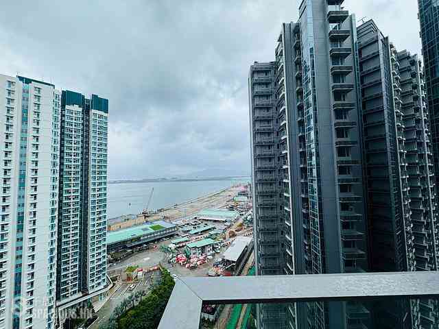 Tung Chung - Century Link Phase 1 Tower 6A 02