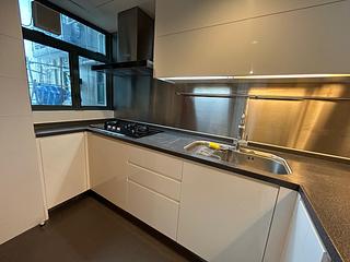 Mid Levels West - 80 Robinson Road 05