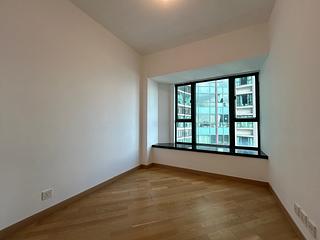 Mid Levels West - 80 Robinson Road 08