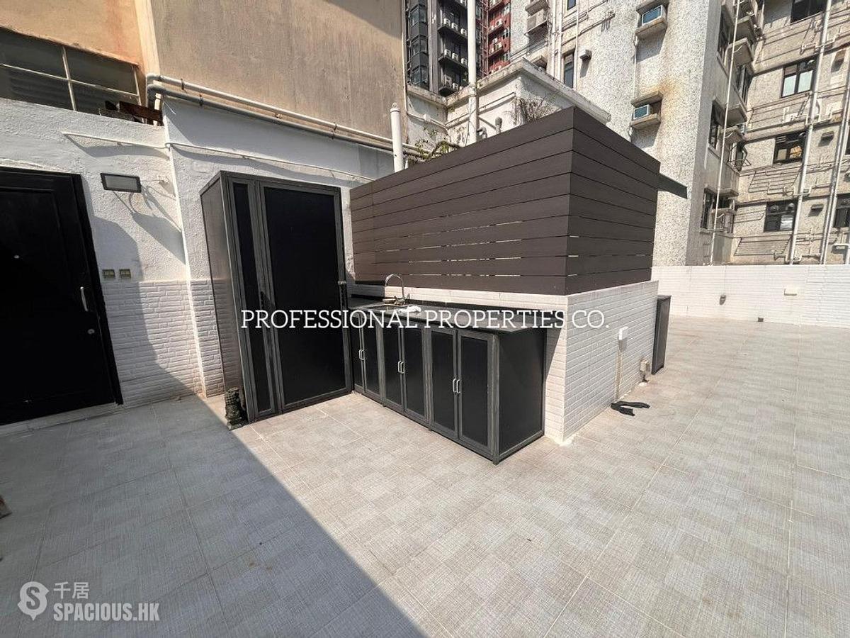 Sai Ying Pun - Sun Luen Building 01