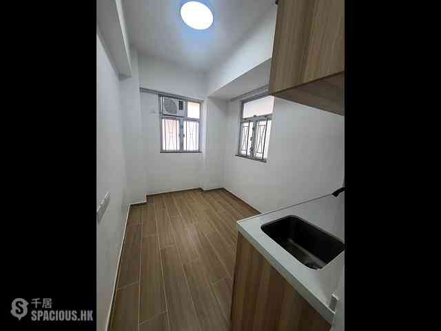 Mong Kok - 325, Reclamation Street 02