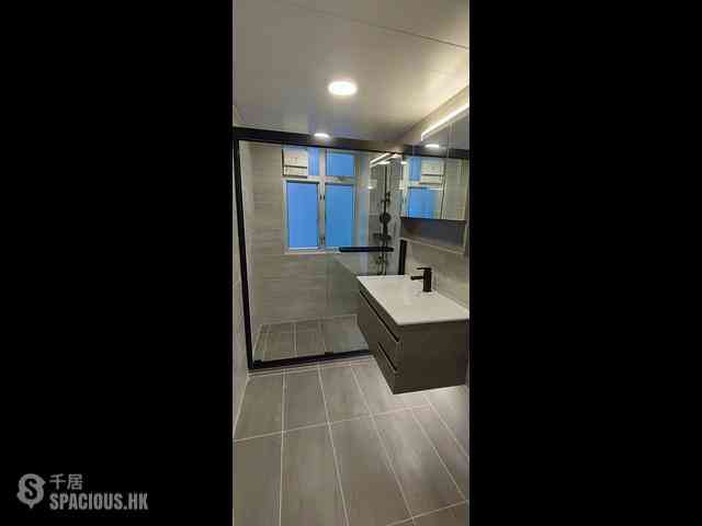 Sai Ying Pun - 326-328, Queen's Road West 08