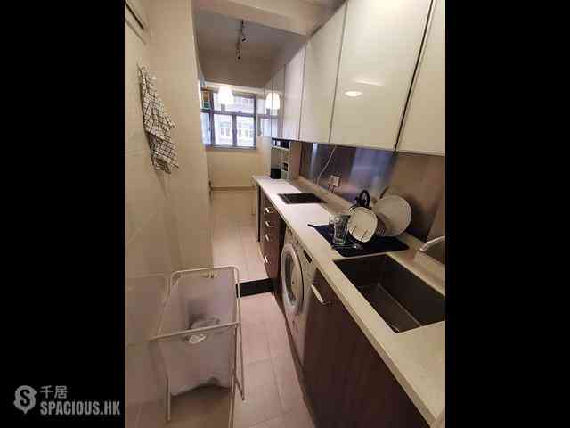Sai Ying Pun - 220, Queen's Road West 03