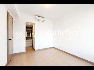 Mid Levels Central - 62B, Robinson Road 04
