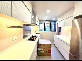 Mid Levels Central - Clovelly Court 04