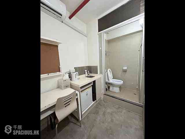 Sheung Wan - 92, Bonham Strand 01