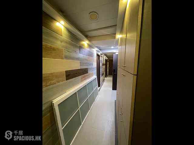 Tin Hau - 31-33, King's Road 09