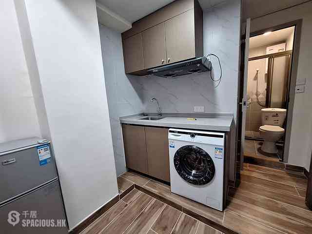 Sai Ying Pun - 150, Des Voeux Road West 01