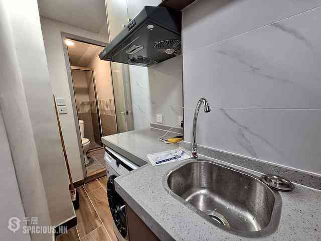 Sai Ying Pun - 150, Des Voeux Road West 02