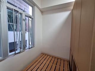 Sheung Wan - 120, Des Voeux Road West 02