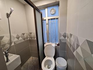 Sheung Wan - 120, Des Voeux Road West 06
