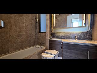 Wong Chuk Hang - The Southside Phase 2 La Marina Tower 1B 07