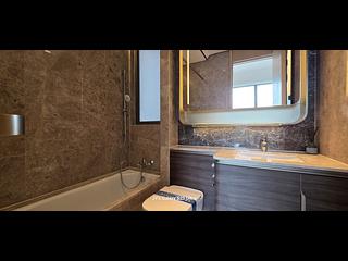Wong Chuk Hang - The Southside Phase 2 La Marina Tower 1B 09