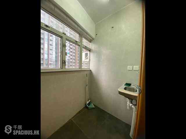 Sham Shui Po - Rondall Building 02