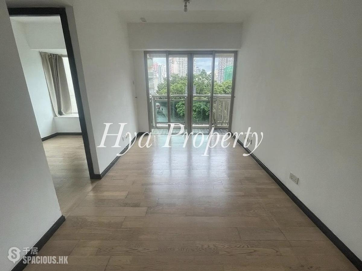 Sai Ying Pun - Centre Place 01