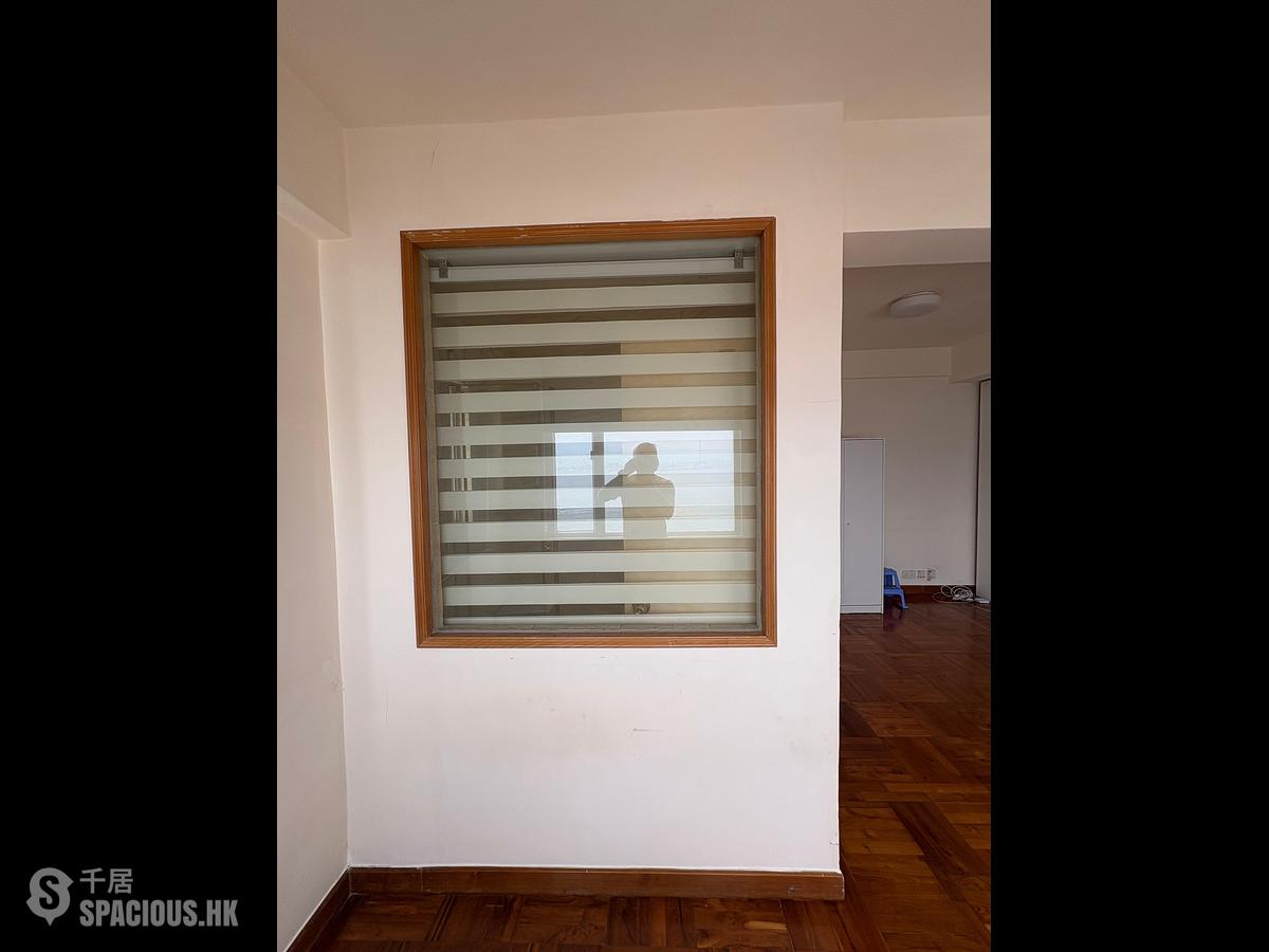 Sai Ying Pun - Cheung Ling Mansion 01