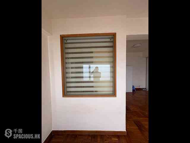 Sai Ying Pun - Cheung Ling Mansion 01