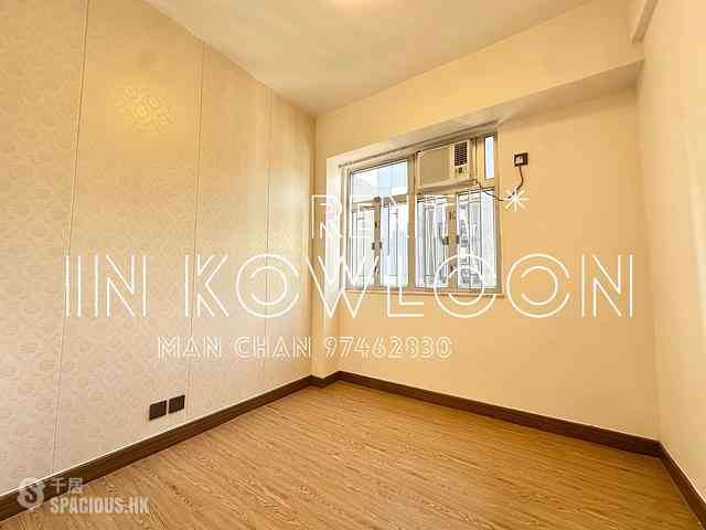 Mong Kok - Tak Bo Building 08