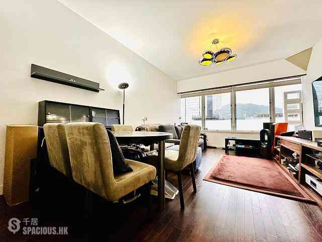 Wan Chai - Convention Plaza Apartments 01