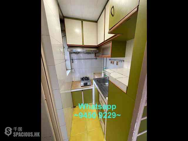 Sai Ying Pun - Kam Kwan Building 08