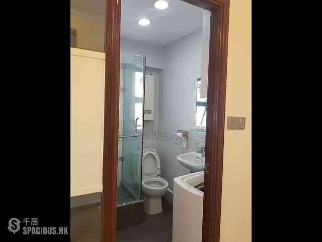 Sai Ying Pun - Fung King Court 02