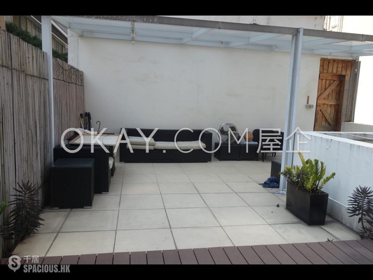 Sai Ying Pun - Hing Yip Building 01