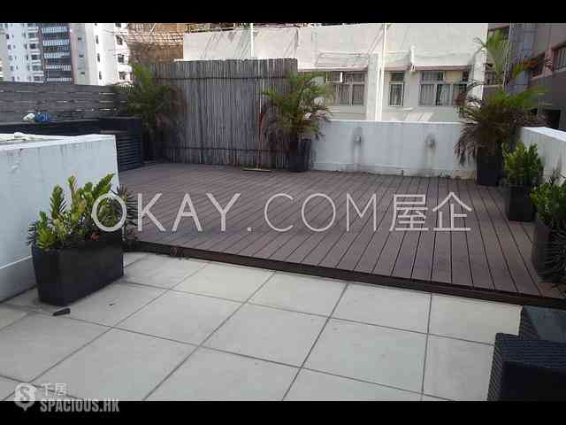 Sai Ying Pun - Hing Yip Building 02