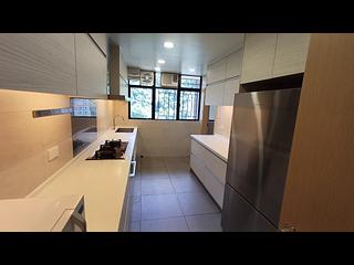 Mid Levels Central - Clovelly Court Block 1 06